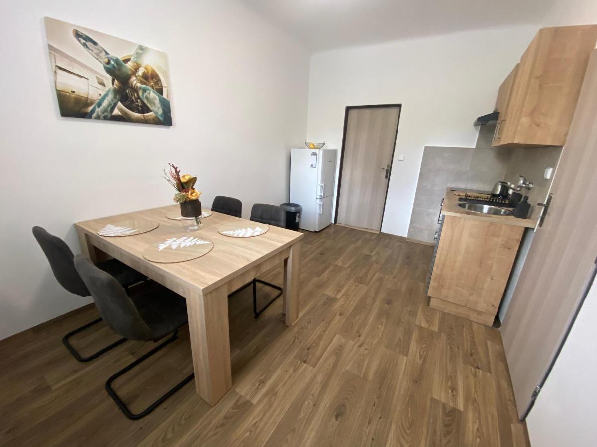 Cerna Ruze - Apartman 3 Plzen Exterior photo