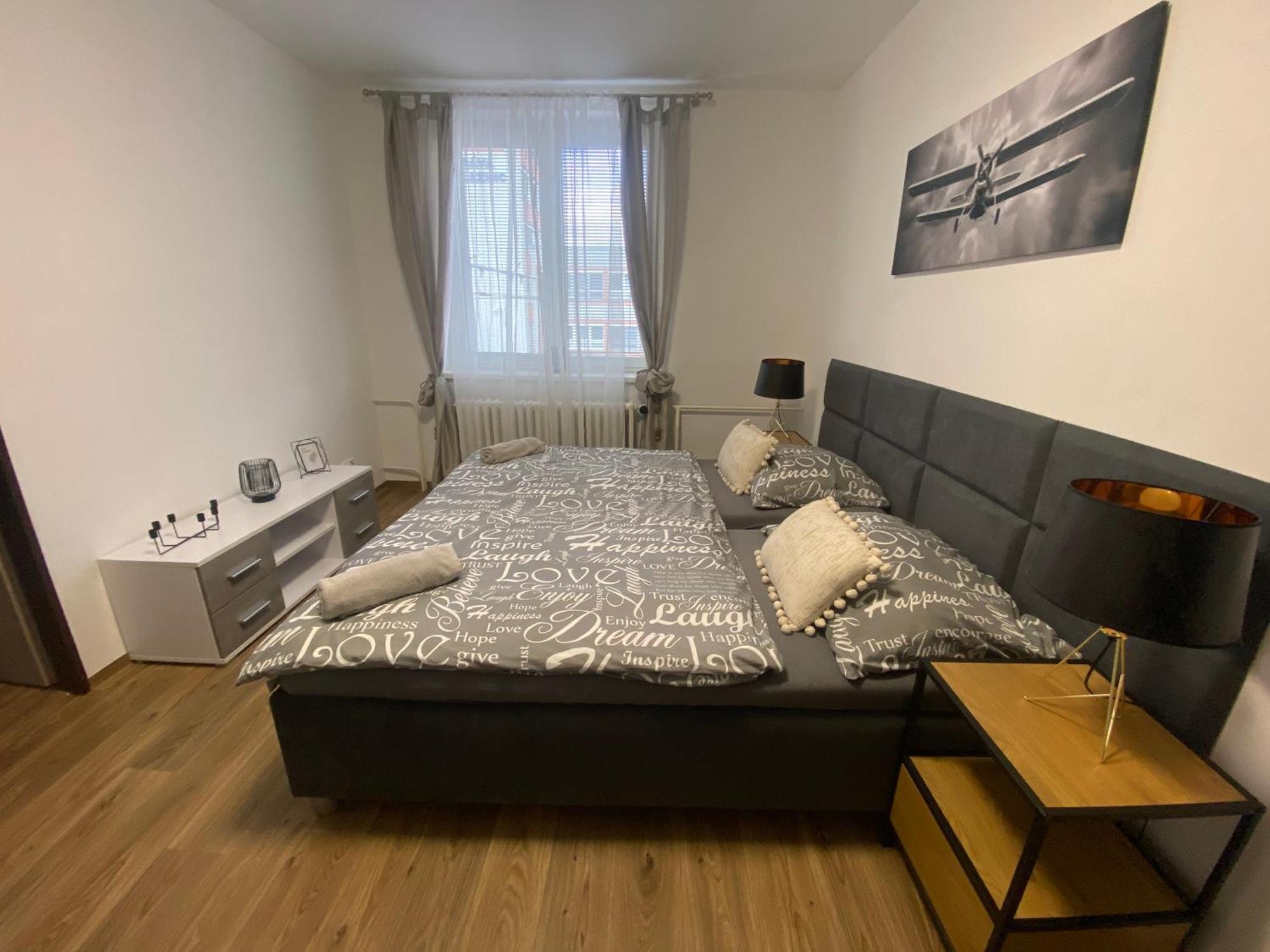Cerna Ruze - Apartman 3 Plzen Exterior photo